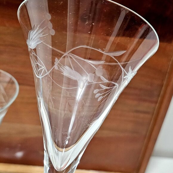 3 Vintage Flowers Crystal Wine Glasses 7.5" made in Romania etched leaf garland - Picture 9 of 11